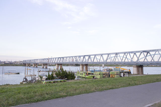 バーベキュー場横の鉄橋